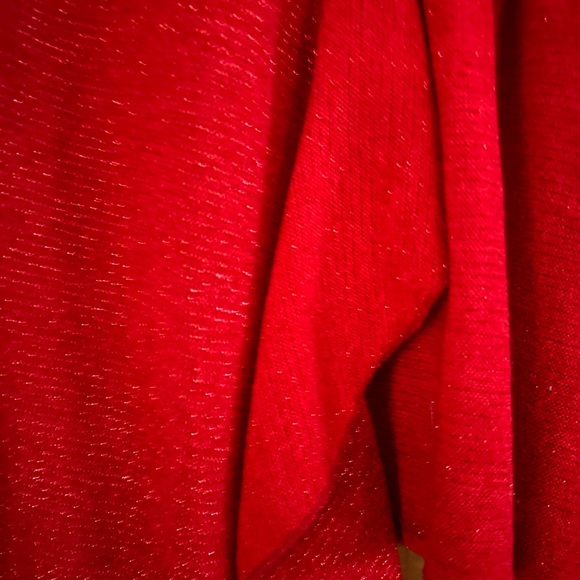 Red blingy sweater  Perfect over a short sleeve top - Picture 3 of 4